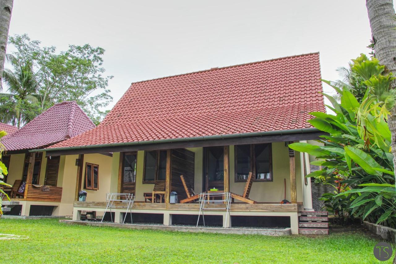 Sadati Home Stay Batukaras Exterior photo